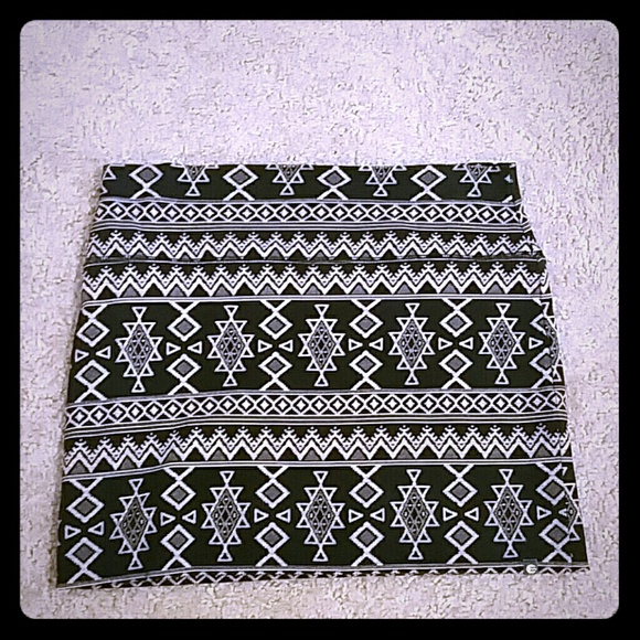 🦚NWOT Aztec Print Mini Skirt - Picture 1 of 3